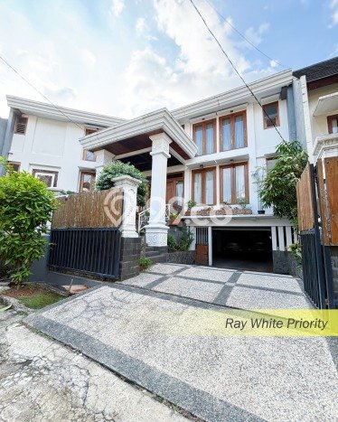 Jual Rumah Luas Megah Dengan View Eksklusif di Bintaro, Tangerang Selatan Jual Rumah Luas Megah Dengan View Eksklusif di Bintaro, Tangerang Selatan