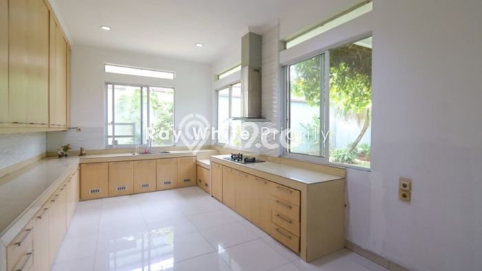 For Sale! Luxury House LT 420m2 Desain Modern di Alam Sutera For Sale! Luxury House LT 420m2 Desain Modern di Alam Sutera