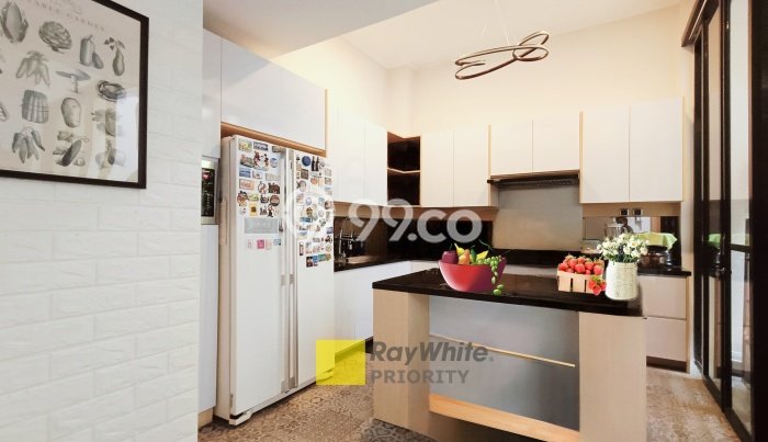 Rumah Elit Modern Tanpa Renovasi di Bintaro Tangerang Selatan Rumah Elit Modern Tanpa Renovasi di Bintaro Tangerang Selatan
