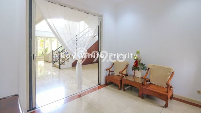 For Sale! Luxury House LT 420m2 Desain Modern di Alam Sutera For Sale! Luxury House LT 420m2 Desain Modern di Alam Sutera