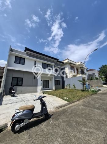 Rumah Luxury Modern Tanpa Renovasi di Sentul City Bogor Rumah Luxury Modern Tanpa Renovasi di Sentul City Bogor