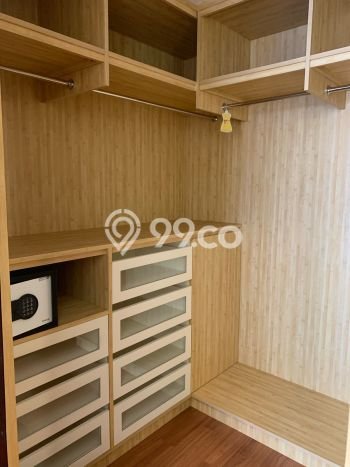 LOKASI PREMIUM! Apartemen Kawasan , 4 KT, Luas 123m2m², Premium LOKASI PREMIUM! Apartemen Kawasan , 4 KT, Luas 123m2m², Premium