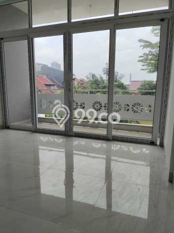 Siap Huni Rumah Mewah 3 Kamar di Cengkareng Dekat ke Mana Saja Siap Huni Rumah Mewah 3 Kamar di Cengkareng Dekat ke Mana Saja