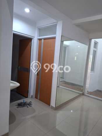 Rumah Mewah LB 180m2 Siap Pakai Desain Elegan di Kalideres, Jakarta Barat Rumah Mewah LB 180m2 Siap Pakai Desain Elegan di Kalideres, Jakarta Barat