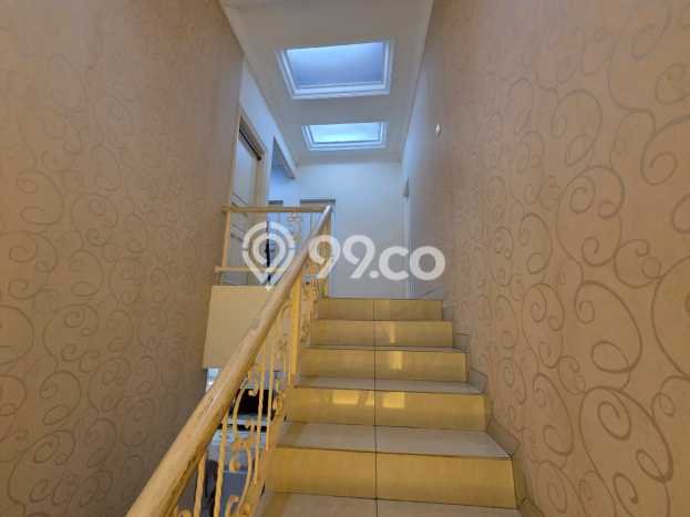 Ready to Use! Premium House LT 180m2 Desain Elegan di Pantai Indah Kapuk Ready to Use! Premium House LT 180m2 Desain Elegan di Pantai Indah Kapuk