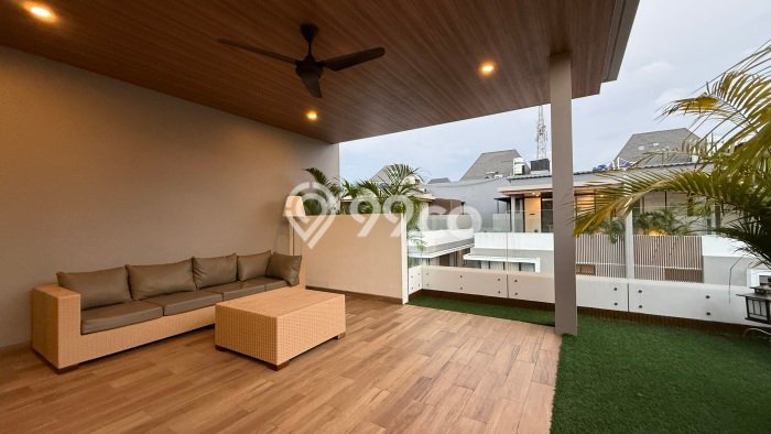 Rumah Luxury Modern Tanpa Renovasi di Lebak Bulus Jakarta Selatan Rumah Luxury Modern Tanpa Renovasi di Lebak Bulus Jakarta Selatan