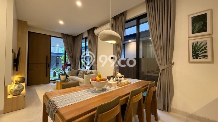 Rumah Luxury Modern Tanpa Renovasi di Lebak Bulus Jakarta Selatan Rumah Luxury Modern Tanpa Renovasi di Lebak Bulus Jakarta Selatan