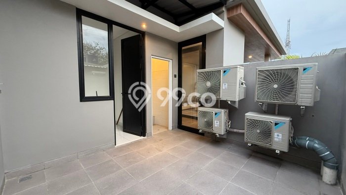 Rumah Luxury Modern Tanpa Renovasi di Lebak Bulus Jakarta Selatan Rumah Luxury Modern Tanpa Renovasi di Lebak Bulus Jakarta Selatan