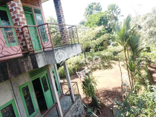 For Sale Vila Kawasan Cigombong, Ukuran 2000m2m², Area Asri For Sale Vila Kawasan Cigombong, Ukuran 2000m2m², Area Asri