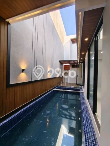 Ready to Use! Premium House LT 200m2 Desain Modern di Kedung Baruk Ready to Use! Premium House LT 200m2 Desain Modern di Kedung Baruk