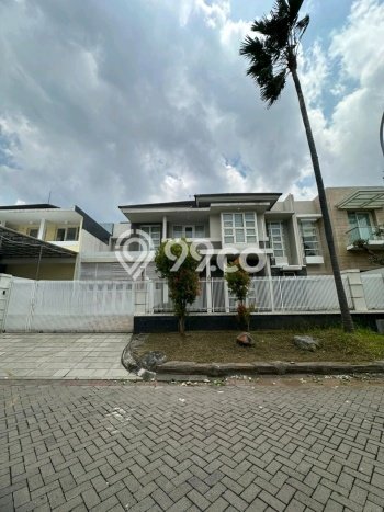 Rumah Luxury Modern Tanpa Renovasi di Keputih Surabaya Rumah Luxury Modern Tanpa Renovasi di Keputih Surabaya