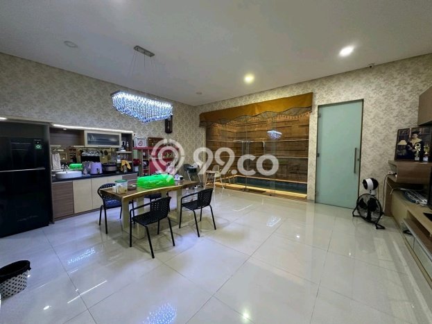 Rumah Elit Modern Tanpa Renovasi di Citraland Surabaya Rumah Elit Modern Tanpa Renovasi di Citraland Surabaya