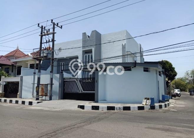 Rumah Elit Modern Tanpa Renovasi di Nginden Surabaya Rumah Elit Modern Tanpa Renovasi di Nginden Surabaya