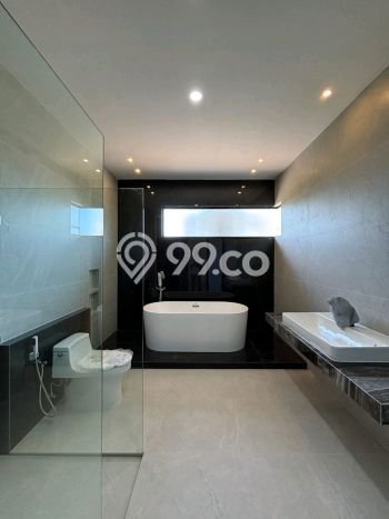 Rumah Luxury Modern Tanpa Renovasi di Citraland Surabaya Rumah Luxury Modern Tanpa Renovasi di Citraland Surabaya
