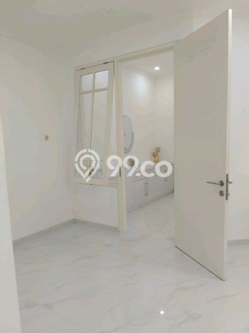 For Sale! Luxury House LT 112m2 Desain Elegan di Pakuwon CIty For Sale! Luxury House LT 112m2 Desain Elegan di Pakuwon CIty