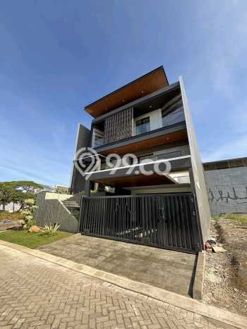 Rumah Elit LB 640m2 Siap Huni Desain Elegan di Citraland, Surabaya Rumah Elit LB 640m2 Siap Huni Desain Elegan di Citraland, Surabaya