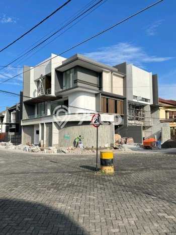 Rumah Elit Modern Siap Huni di Manyar Surabaya Rumah Elit Modern Siap Huni di Manyar Surabaya