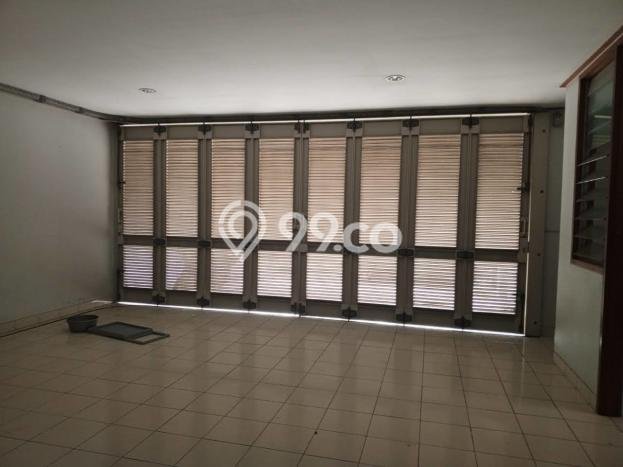Disewakan Rumah Harga Terjangkau di Setra Duta Bandung Punya 4 Kamar Tidur Disewakan Rumah Harga Terjangkau di Setra Duta Bandung Punya 4 Kamar Tidur
