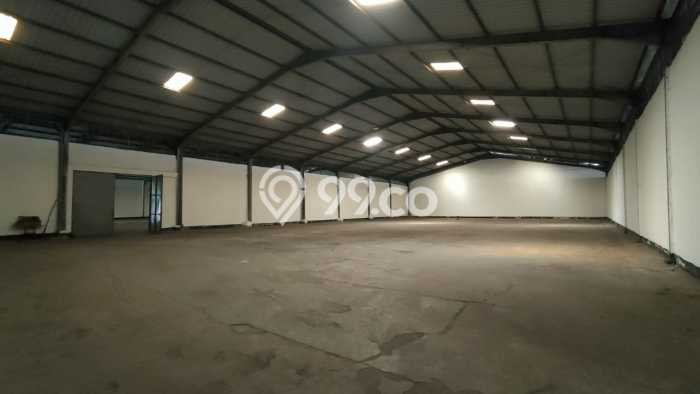 LOKASI BISNIS! Gudang For Rent Kawasan , Luas 1152m2m², Jalan Utama LOKASI BISNIS! Gudang For Rent Kawasan , Luas 1152m2m², Jalan Utama