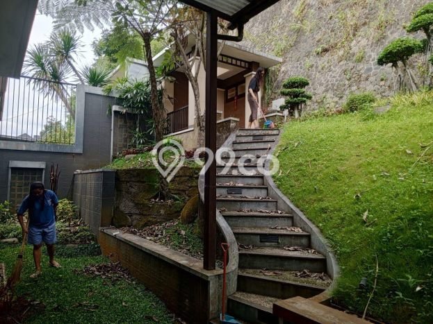 Disewakan Rumah Harga Terjangkau di Setra Duta Bandung Punya 4 Kamar Tidur Disewakan Rumah Harga Terjangkau di Setra Duta Bandung Punya 4 Kamar Tidur