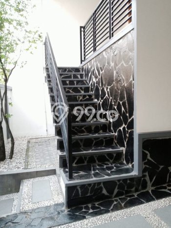 Rumah Mewah Dijual LT 206m2 di Palmerah, Jakarta Barat Rumah Mewah Dijual LT 206m2 di Palmerah, Jakarta Barat