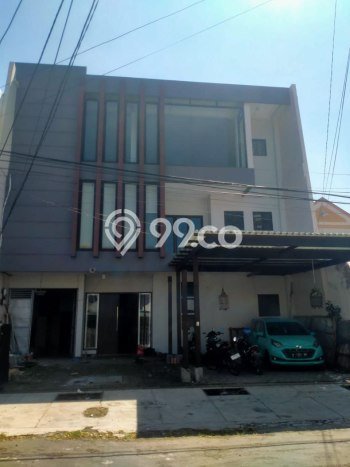 Rumah Luxury Best Area di Surabaya, Jawa Timur Rumah Luxury Best Area di Surabaya, Jawa Timur
