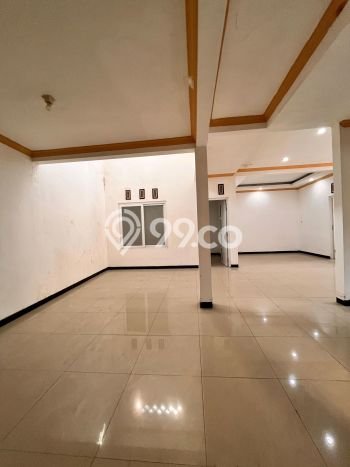 Rumah Modern 3 Kamar LT 195m2 di Wadungasri Rumah Modern 3 Kamar LT 195m2 di Wadungasri