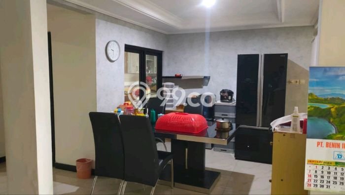 BEST CHOICE! Rumah di , Luas 161m2m² LB 300m2m² BEST CHOICE! Rumah di , Luas 161m2m² LB 300m2m²