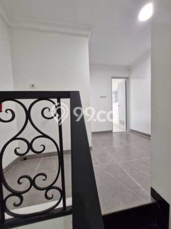 Ready to Use! Premium House LT 100m2 Desain Elegan di Meruya Ready to Use! Premium House LT 100m2 Desain Elegan di Meruya