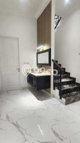 For Sale! Premium House LT 200m2 Desain Elegan di Joglo For Sale! Premium House LT 200m2 Desain Elegan di Joglo