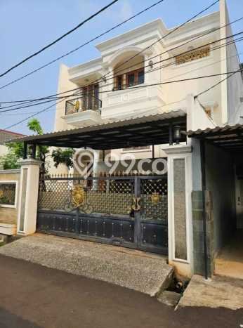 Rumah Mewah Siap Huni LT 197m2 di Kebayoran Lama, Jakarta Selatan Rumah Mewah Siap Huni LT 197m2 di Kebayoran Lama, Jakarta Selatan
