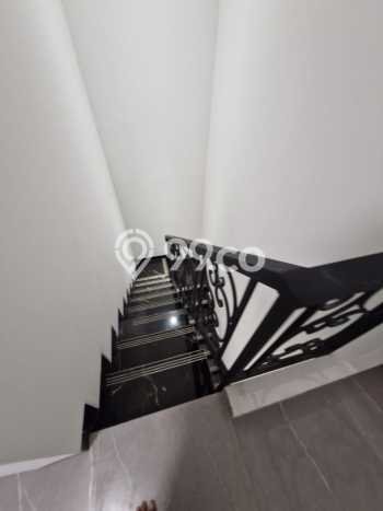 Ready to Use! Premium House LT 100m2 Desain Elegan di Meruya Ready to Use! Premium House LT 100m2 Desain Elegan di Meruya