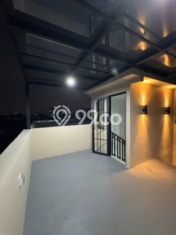 Jual Rumah Luas Megah Dengan View Eksklusif di Mampang, Jakarta Selatan Jual Rumah Luas Megah Dengan View Eksklusif di Mampang, Jakarta Selatan