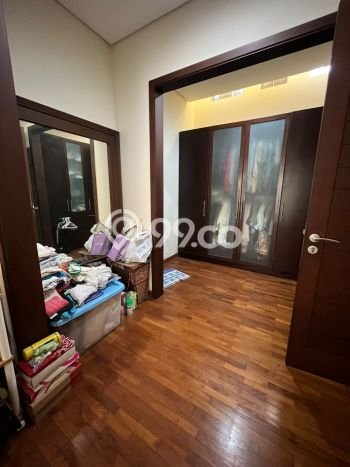 Hunian Eksklusif Siap Huni LT 992m2 di Cinere, Depok Hunian Eksklusif Siap Huni LT 992m2 di Cinere, Depok