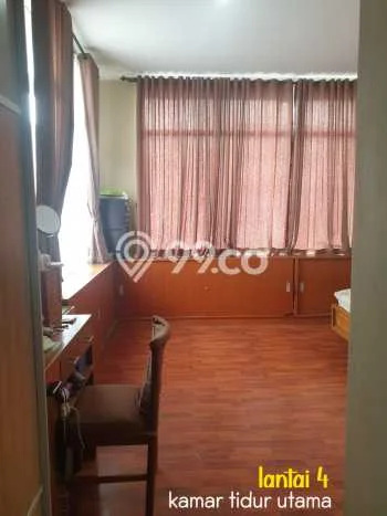 Rumah Mewah LB 255m2 Siap Huni Desain Elegan di Bintaro, Tangerang Selatan Rumah Mewah LB 255m2 Siap Huni Desain Elegan di Bintaro, Tangerang Selatan