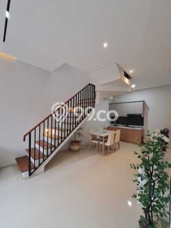 Rumah Modern 5 KT di BSD Tangerang Semi Furnished Rumah Modern 5 KT di BSD Tangerang Semi Furnished