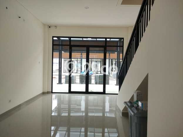 LOKASI PREMIUM! Ruko Kawasan , Luas 173m2m², Lokasi Niaga LOKASI PREMIUM! Ruko Kawasan , Luas 173m2m², Lokasi Niaga
