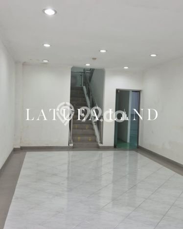 Unit Gudang Disewakan di Cikarang di Area Ramai & Strategis Unit Gudang Disewakan di Cikarang di Area Ramai & Strategis