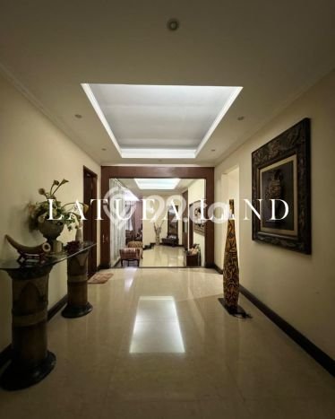 Hunian Mewah Siap Huni LT 1431m2 di Jagakarsa, Jakarta Selatan Hunian Mewah Siap Huni LT 1431m2 di Jagakarsa, Jakarta Selatan