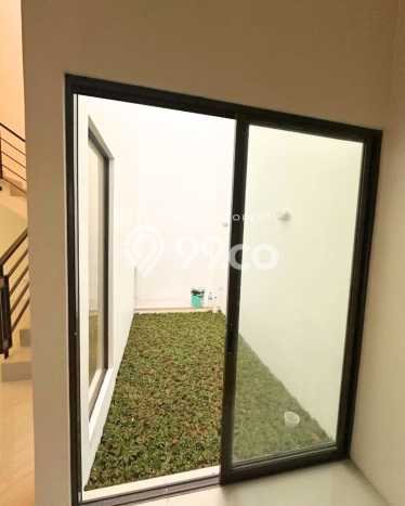 Ready to Use! Luxury House LT 130m2 Desain Elegan di Bintaro Ready to Use! Luxury House LT 130m2 Desain Elegan di Bintaro