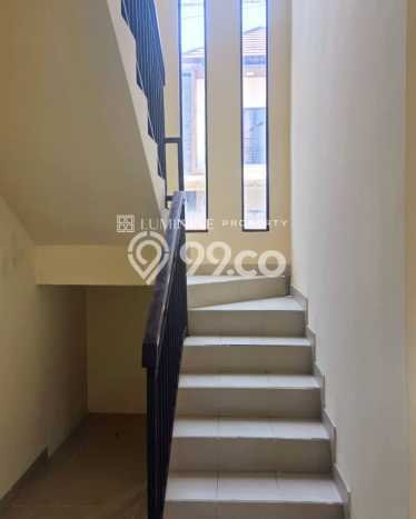 Jual Rumah Strategis Bagus Punya 4 KT di Ciputat Tangerang Selatan SHM Jual Rumah Strategis Bagus Punya 4 KT di Ciputat Tangerang Selatan SHM