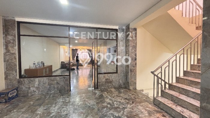 Lokasi Strategis! Dijual Ruko Bisnis di Menteng, Jakarta Pusat Kondisi Bagus Lokasi Strategis! Dijual Ruko Bisnis di Menteng, Jakarta Pusat Kondisi Bagus