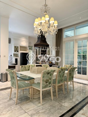 Siap Huni Rumah Mewah 5 Kamar di Menteng Dekat ke Mana Pun Siap Huni Rumah Mewah 5 Kamar di Menteng Dekat ke Mana Pun