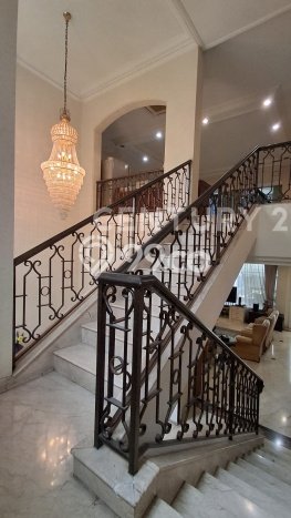 Dijual Rumah Luas Megah Dengan View Eksklusif di Antasari, Jakarta Selatan Dijual Rumah Luas Megah Dengan View Eksklusif di Antasari, Jakarta Selatan
