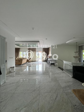 Siap Huni Rumah Mewah 5 Kamar di Menteng Dekat ke Mana Pun Siap Huni Rumah Mewah 5 Kamar di Menteng Dekat ke Mana Pun