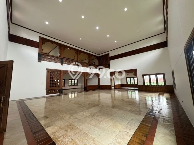 Hunian Elit LB 953m2 Siap Pakai Desain Elegan di Lenteng Agung, Jakarta Selatan Hunian Elit LB 953m2 Siap Pakai Desain Elegan di Lenteng Agung, Jakarta Selatan