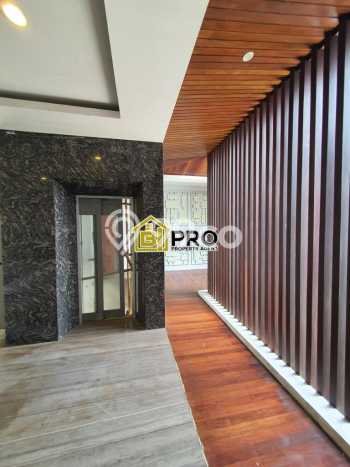 Rumah Mewah LB 640m2 Siap Pakai Desain Elegan di Pondok Indah, Jakarta Selatan Rumah Mewah LB 640m2 Siap Pakai Desain Elegan di Pondok Indah, Jakarta Selatan