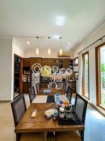 Rumah Luxury Modern Tanpa Renovasi di Kemang Jakarta Selatan Rumah Luxury Modern Tanpa Renovasi di Kemang Jakarta Selatan