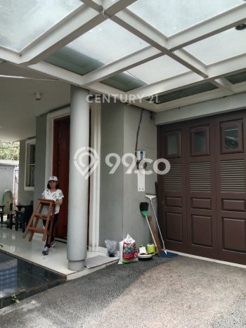 Ready to Use! Luxury House LT 373m2 Desain Modern di Menteng Atas Ready to Use! Luxury House LT 373m2 Desain Modern di Menteng Atas