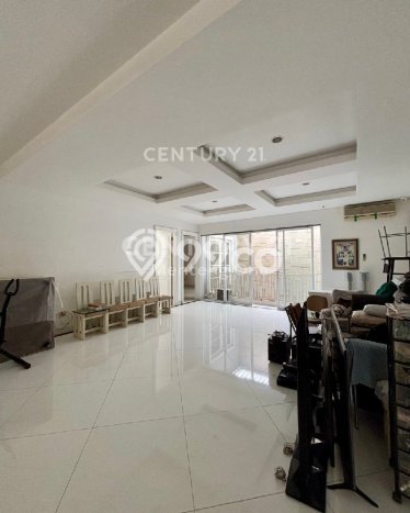 Ready to Use! Luxury House LT 373m2 Desain Modern di Menteng Atas Ready to Use! Luxury House LT 373m2 Desain Modern di Menteng Atas